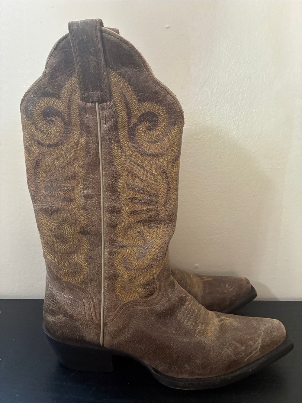 J.B. Dillon women's snip-toe cowboy boots featuring size 5.5